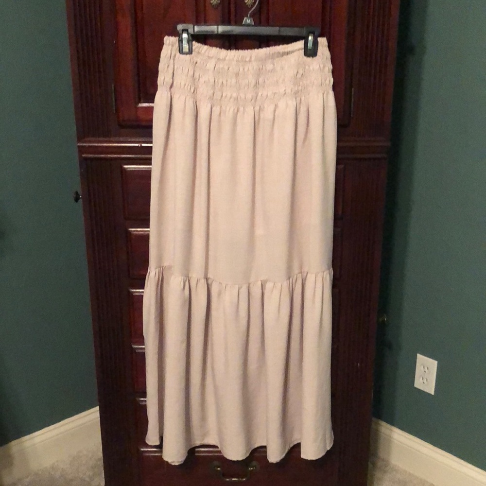 Shirred Waist Ruffle Hem Skirt in natural linen. Never worn out, only tried-on.